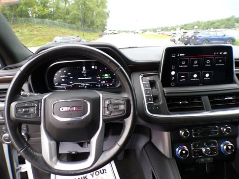 Used 2022 GMC Yukon XL SLE AWD/4WD image 10