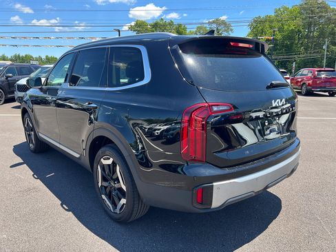 Used 2024 Kia Telluride S w/ S Sunroof Package FWD image 3