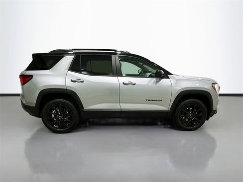 Used 2025 GMC Terrain Elevation w/ Technology Package II image 8