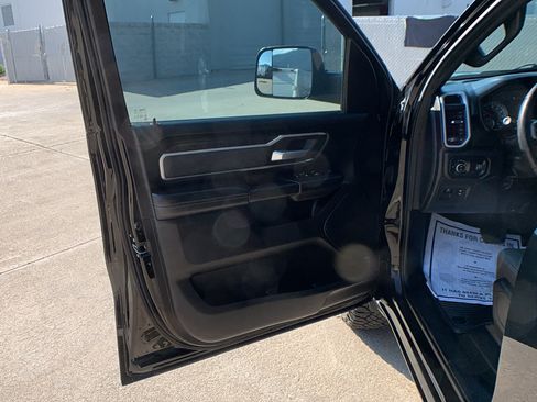 Used 2020 RAM 1500 Big Horn AWD/4WD image 11