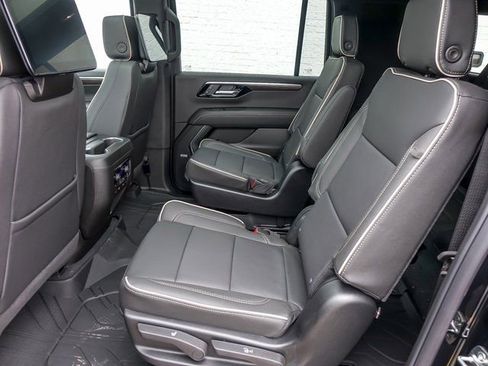 New 2026 Chevrolet Suburban Premier AWD/4WD image 19