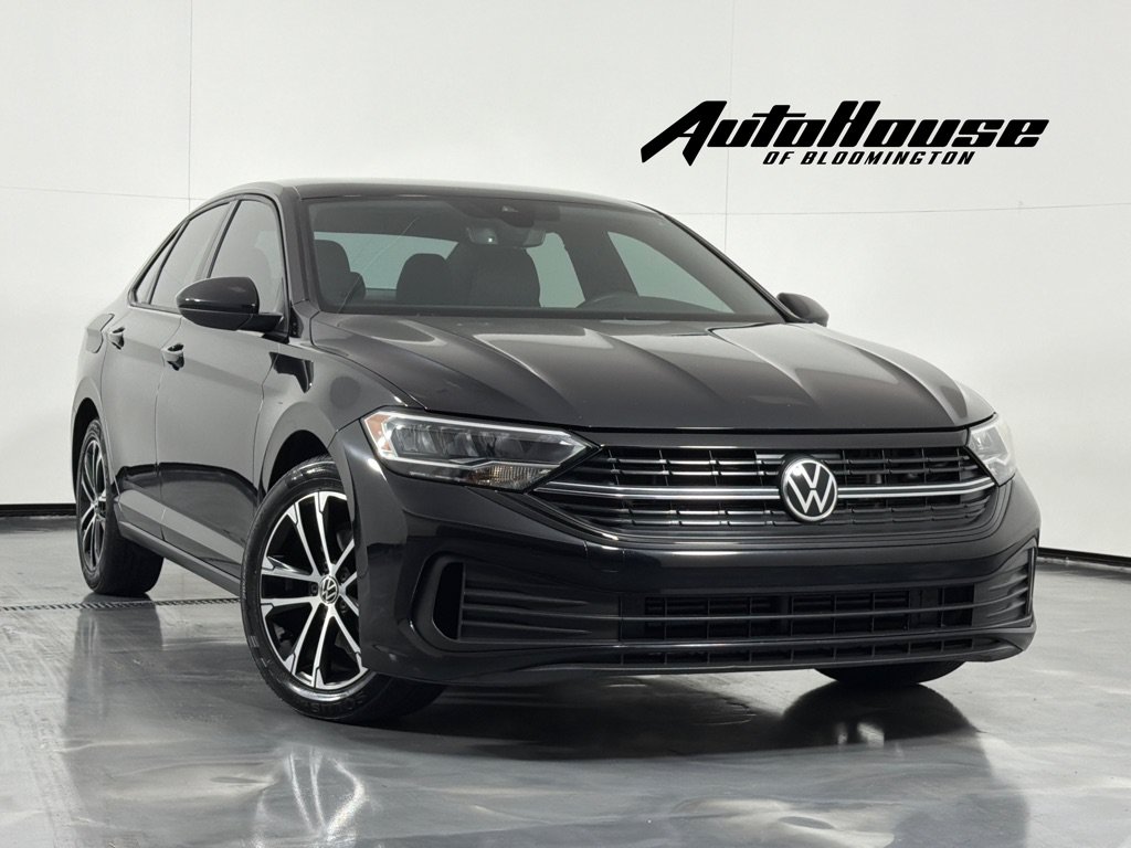 Used 2023 Volkswagen Jetta Sport FWD image 1