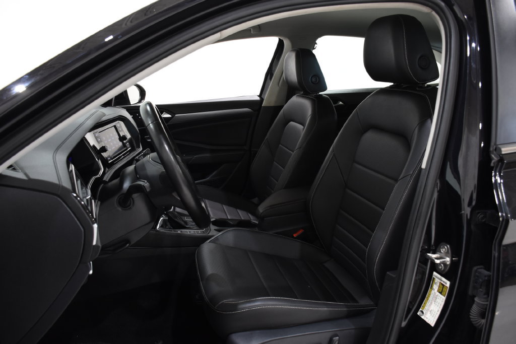 Used 2024 Volkswagen Jetta SE FWD image 23