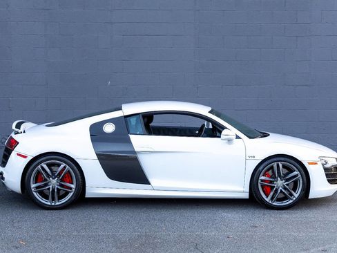 Used 2012 Audi R8 V10 image 7
