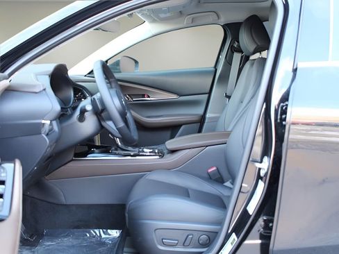 Used 2025 MAZDA CX-30 2.5 Turbo w/ Premium Plus Pkg image 12