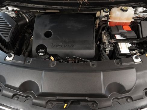 Used 2018 Chevrolet Traverse LT image 39