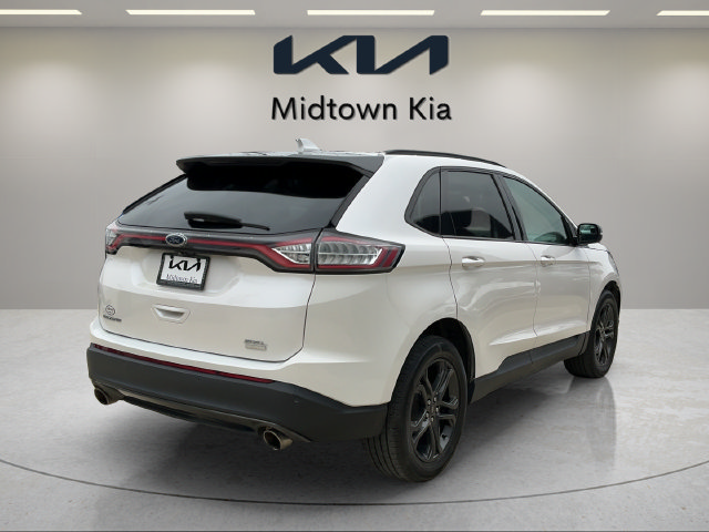 Used 2018 Ford Edge SEL w/ Equipment Group 201A FWD image 3