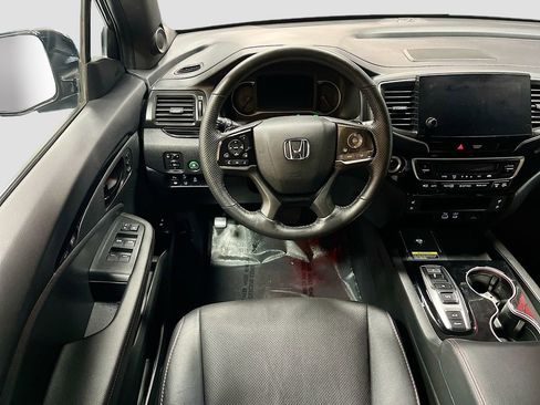 Used 2025 Honda Passport Black Edition image 24