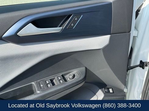 Certified 2023 Volkswagen Taos SE w/ Panoramic Sunroof Package image 30
