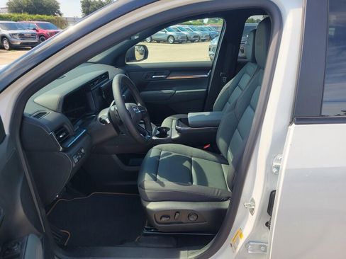 New 2026 GMC Terrain AT4 w/ Convenience Package III image 11