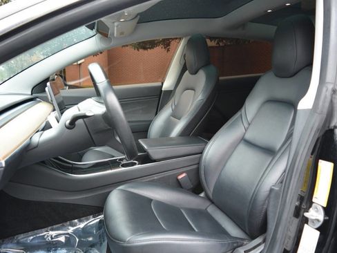 Used 2019 Tesla Model 3 Standard Range Plus image 11