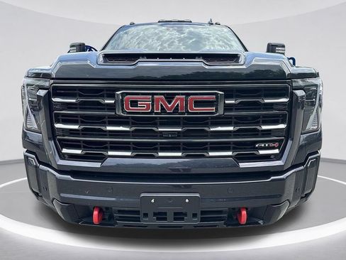 Used 2024 GMC Sierra 2500 AT4 w/ AT4 Preferred Package AWD/4WD image 8