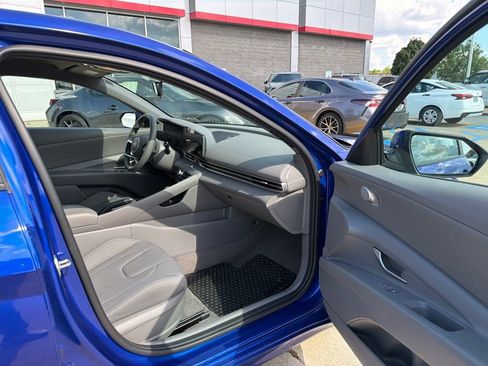 Used 2024 Hyundai Elantra SEL FWD image 15