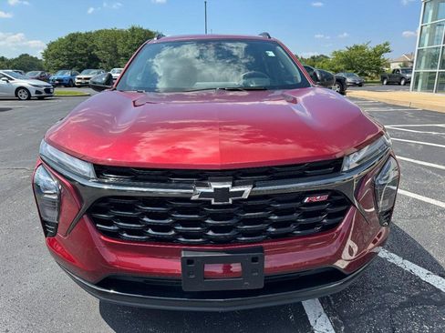 Used 2024 Chevrolet Trax RS w/ Sunroof Package FWD image 9