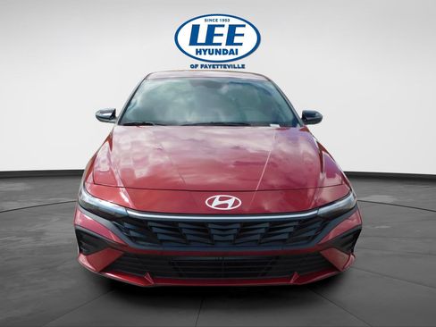 Used 2025 Hyundai Elantra Sport image 8