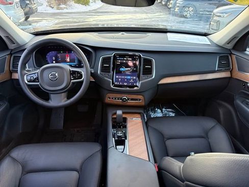 Certified 2025 Volvo XC90 B6 Core image 24
