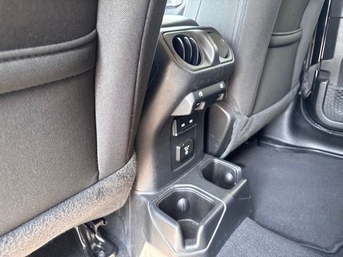Used 2023 Jeep Wrangler Unlimited Sahara AWD/4WD image 33