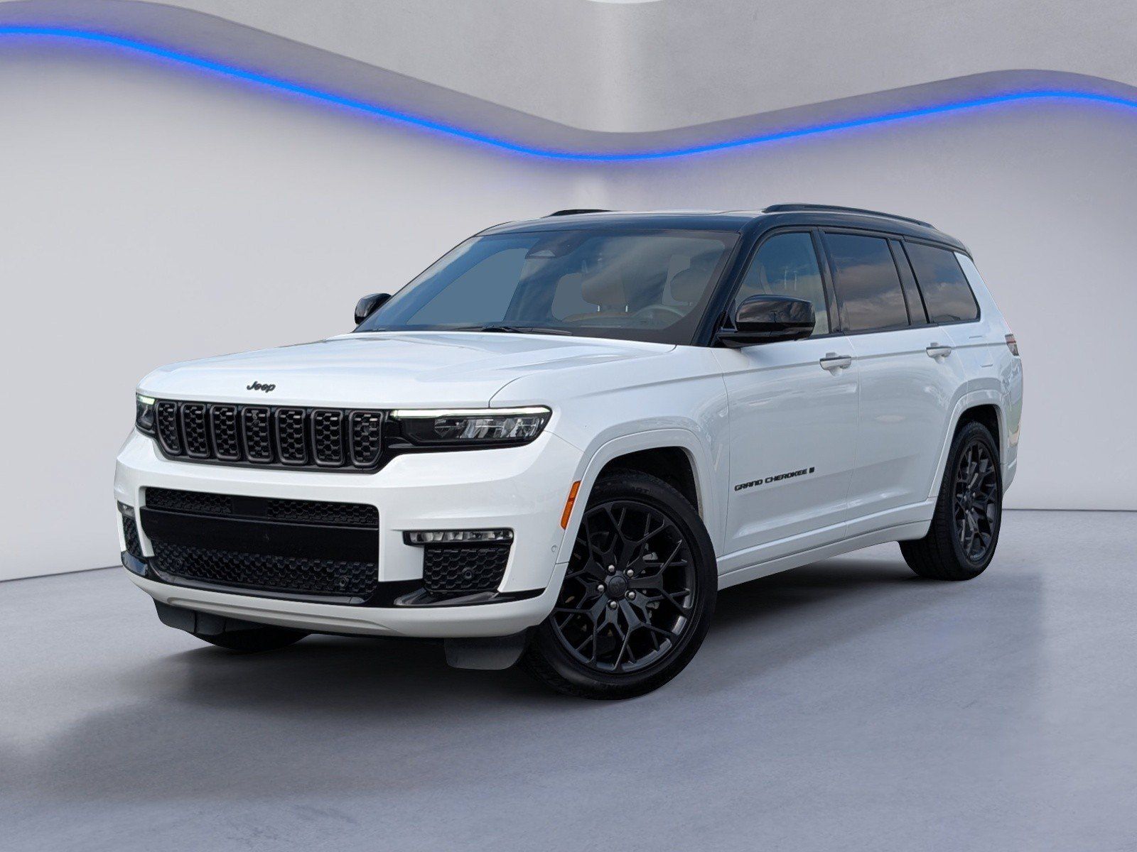 Used 2025 Jeep Grand Cherokee L Summit w/ Advanced Protech Group IV AWD/4WD image 2