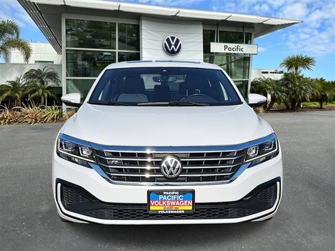 Used 2021 Volkswagen Passat 2.0T R-Line image 2