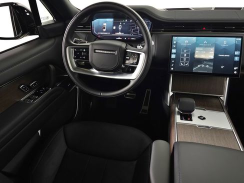 Used 2025 Land Rover Range Rover SE AWD/4WD image 20
