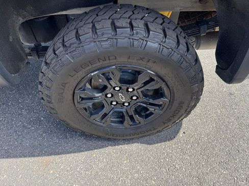 Used 2023 Chevrolet Silverado 1500 ZR2 image 37