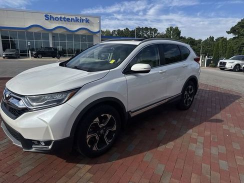 Used 2018 Honda CR-V Touring image 4