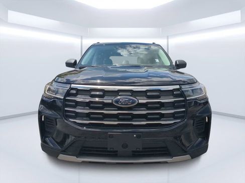 Used 2025 Ford Explorer Active RWD image 8