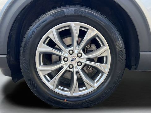 Used 2020 Ford Explorer XLT w/ Equipment Group 202A AWD/4WD image 9