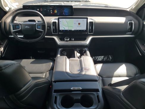 Certified 2025 Ford Expedition Max Platinum image 16