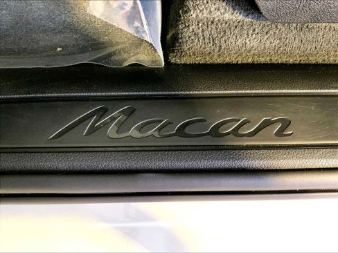Certified 2026 Porsche Macan AWD/4WD image 19