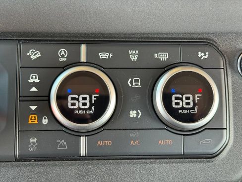 Used 2023 Land Rover Defender 110 X-Dynamic SE AWD/4WD image 27