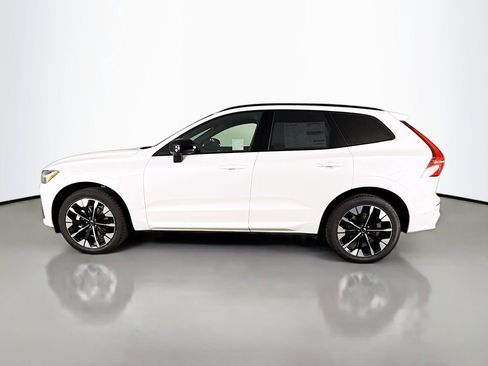 Used 2026 Volvo XC60 B5 Plus w/ Climate Package PRO AWD/4WD image 4