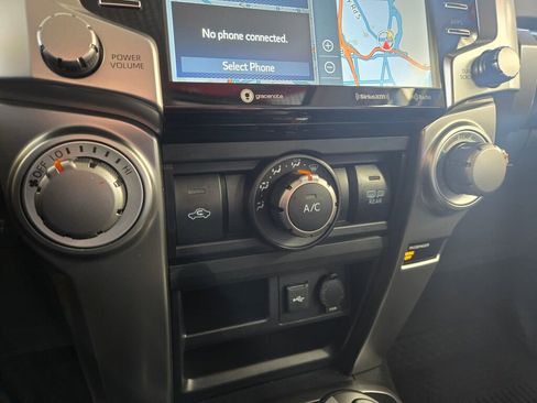 Used 2024 Toyota 4Runner SR5 Premium w/ Moonroof Package image 17