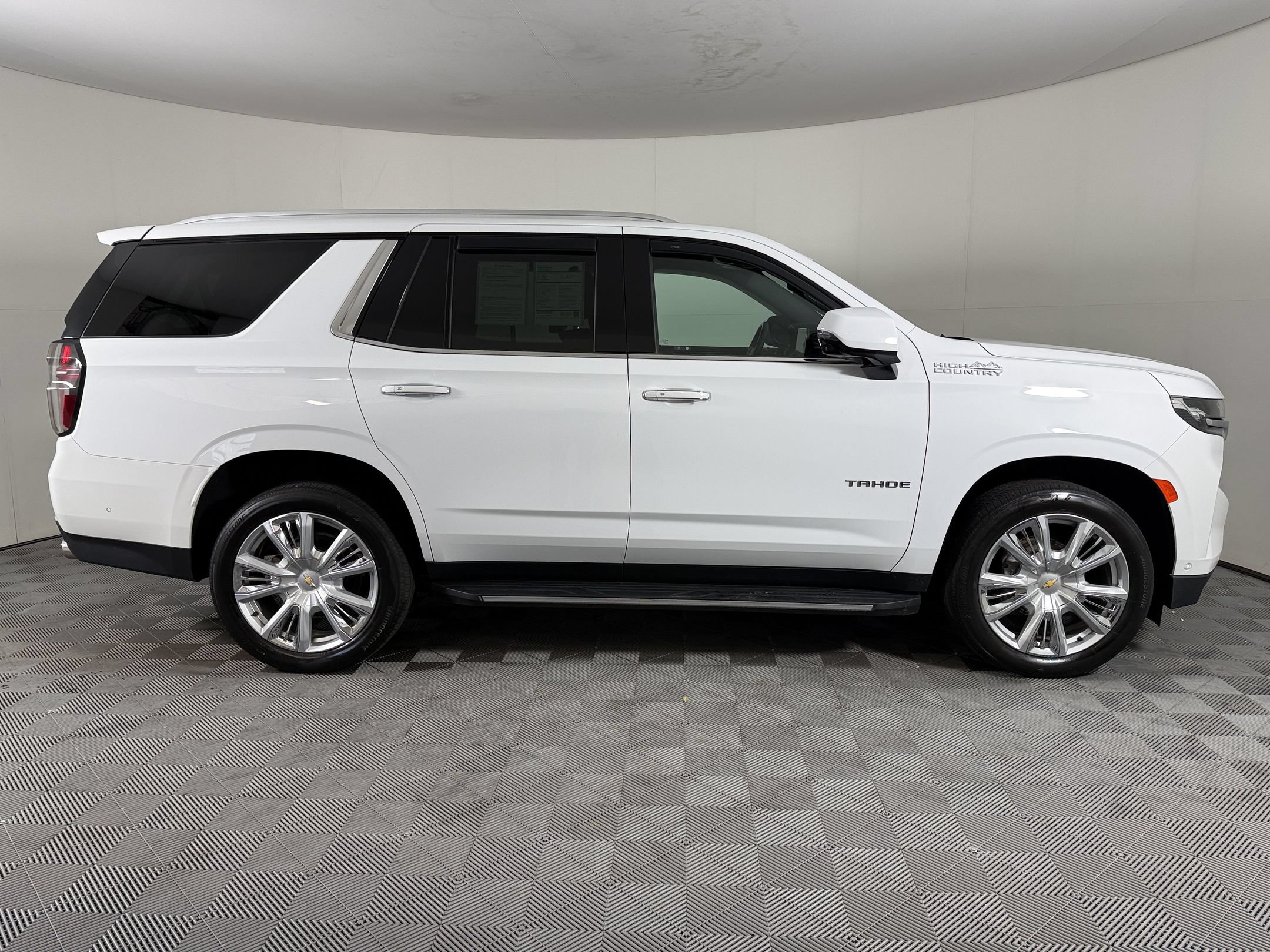 Used 2023 Chevrolet Tahoe High Country w/ Advanced Technology Package AWD/4WD image 8