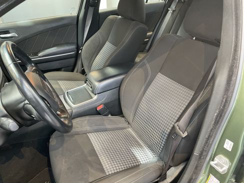 Used 2023 Dodge Charger SXT RWD image 21