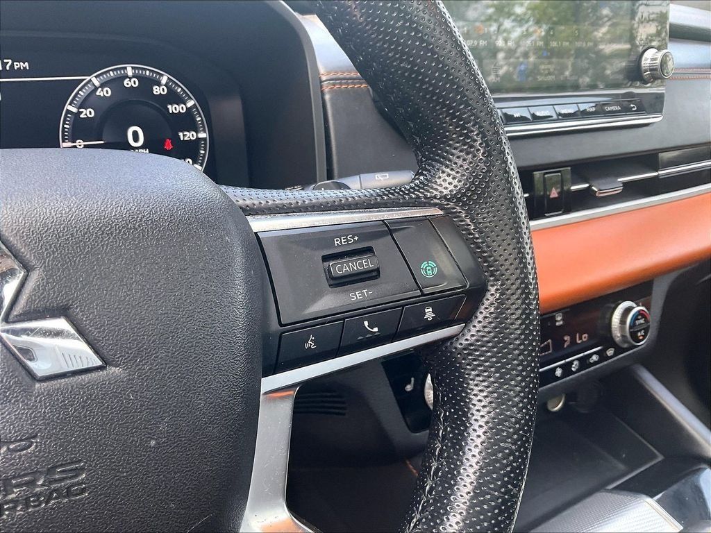 Used 2022 Mitsubishi Outlander SEL AWD/4WD image 24