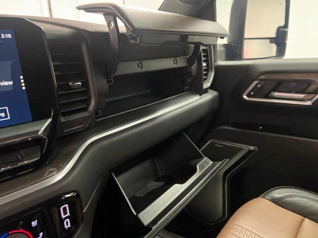 Used 2025 Chevrolet Silverado 3500 High Country w/ High Country Premium Package AWD/4WD image 40