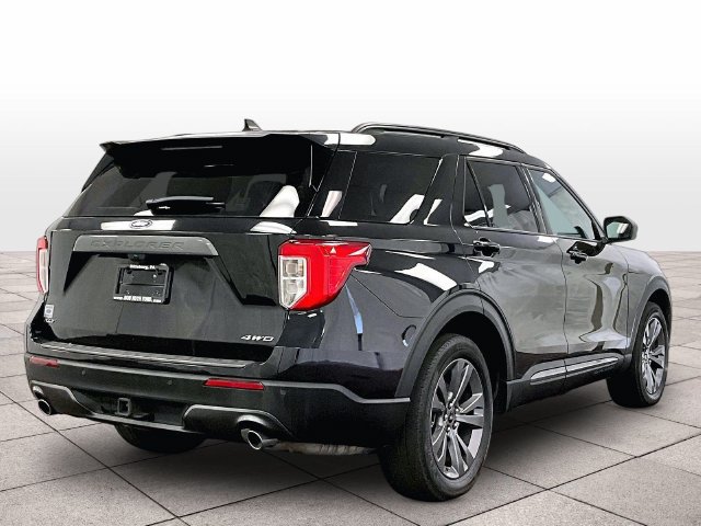 Used 2023 Ford Explorer XLT w/ Equipment Group 202A AWD/4WD image 11
