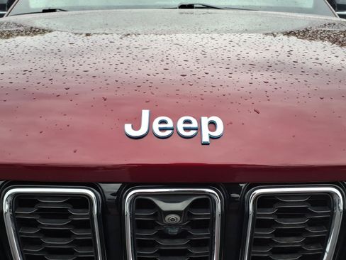 Certified 2023 Jeep Grand Cherokee 4WD 4xe w/ Luxury Tech Group II image 12