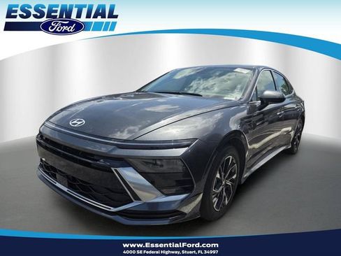 Used 2025 Hyundai Sonata SEL FWD image 1