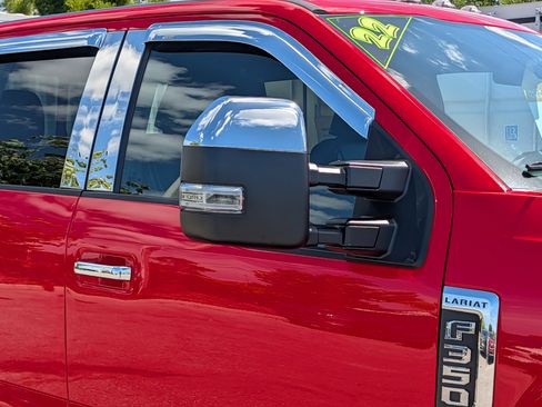 Used 2022 Ford F350 Lariat w/ Chrome Package image 10