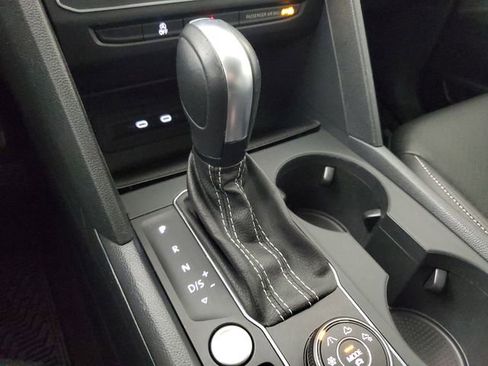 Used 2022 Volkswagen Atlas SE image 32