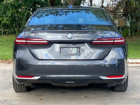 Used 2025 BMW i5 eDrive40i w/ Premium Package image 7