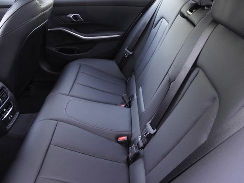 Certified 2025 BMW 330i Sedan RWD image 36