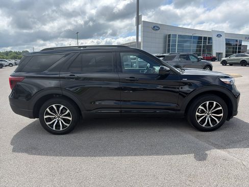 Certified 2022 Ford Explorer ST-Line AWD/4WD image 4