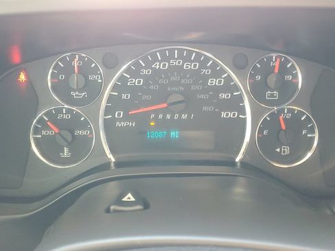 Used 2025 Chevrolet Express 2500 w/ Driver Convenience Package RWD image 17