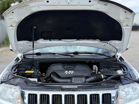 Used 2013 Jeep Grand Cherokee Laredo AWD/4WD image 28