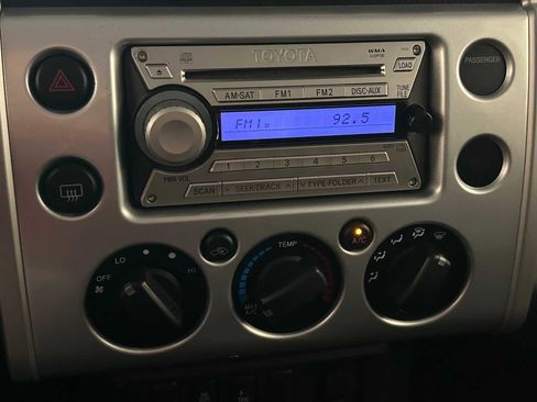 Used 2007 Toyota FJ Cruiser 4WD image 14