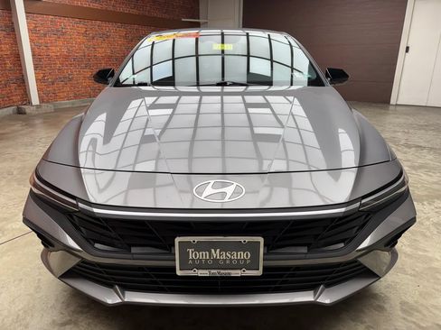 Used 2025 Hyundai Elantra Sport FWD image 8