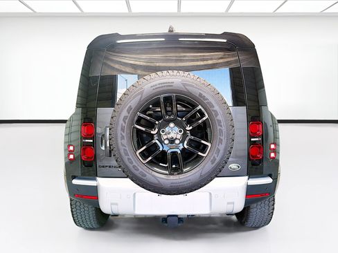 Used 2021 Land Rover Defender 110 SE AWD/4WD image 5